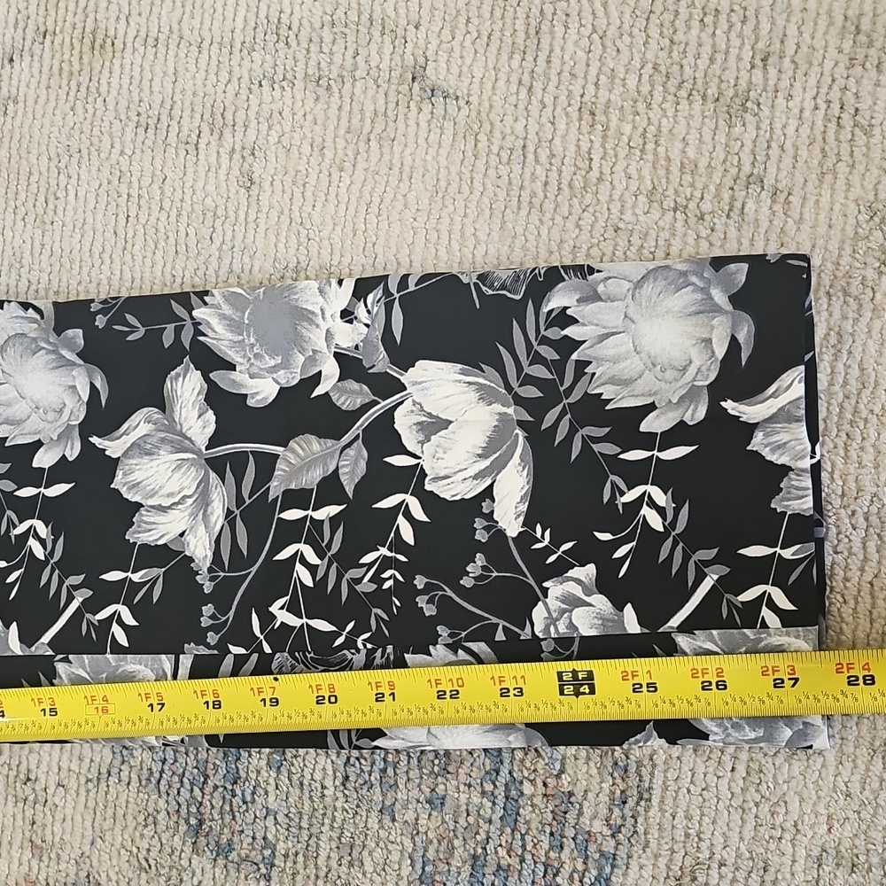 Cynthia Rowley Floral White‎ and Black, Stretch Pant size 8 - Picture 8 of 10
